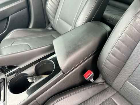 Used 2023 Hyundai Elantra Limited w/ Preferred Accessory Package FWD image 21