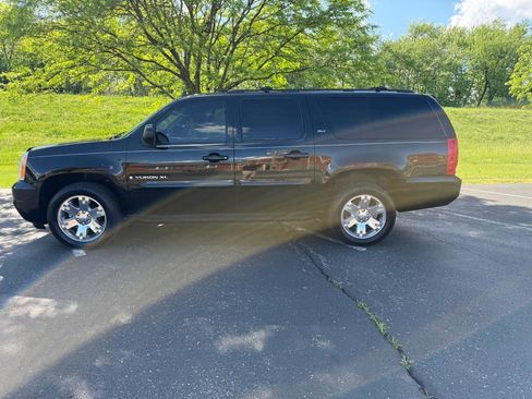 Used 2007 GMC Yukon XL SLT w/ SLT Preferred Equipment Group image 17