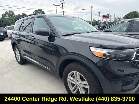 Used 2022 Ford Explorer XLT AWD/4WD image 6