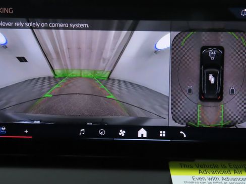 Used 2025 BMW X3 xDrive30i w/ Premium Package image 18