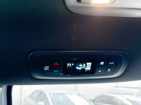Used 2026 Chrysler Pacifica Select FWD image 29