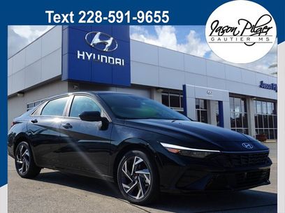 New 2025 Hyundai Elantra SEL