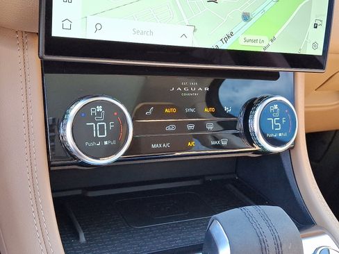 Used 2022 Jaguar F-PACE S image 16