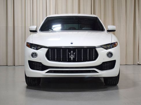 Certified 2023 Maserati Levante GT AWD/4WD image 8