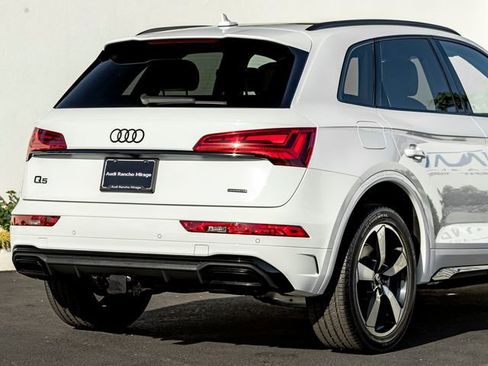 Used 2023 Audi Q5 2.0T Premium Plus w/ Premium Plus Package AWD/4WD image 7