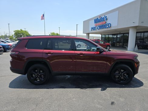 Used 2025 Jeep Grand Cherokee L Altitude AWD/4WD image 15