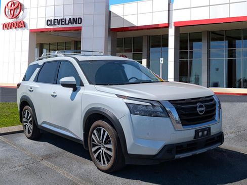 Used 2025 Nissan Pathfinder Platinum w/ Cargo Package FWD image 2
