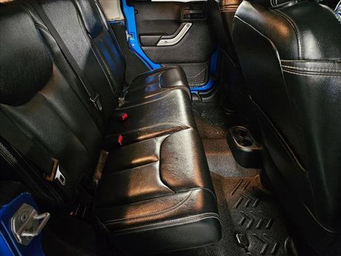 Used 2016 Jeep Wrangler Unlimited Rubicon image 16