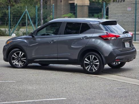 Used 2020 Nissan Kicks SR w/ SR Premium Package FWD image 16
