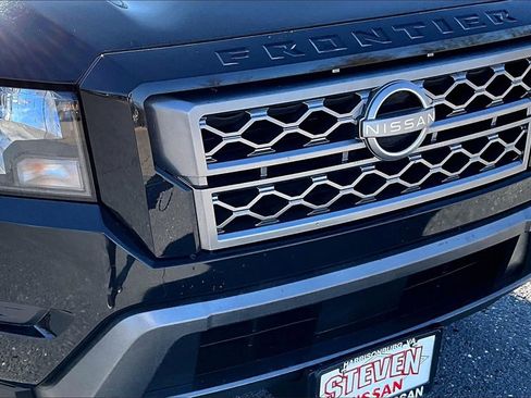 Used 2023 Nissan Frontier SV image 31