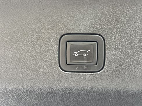 Used 2023 GMC Yukon AT4 w/ AT4 Premium Package AWD/4WD image 39