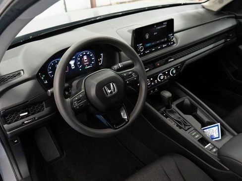 Certified 2025 Honda Accord SE image 3