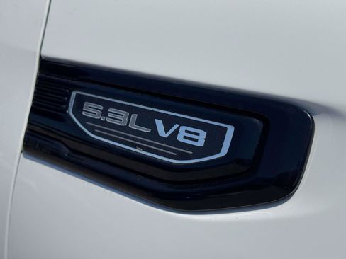Used 2022 GMC Sierra 1500 Elevation AWD/4WD image 9