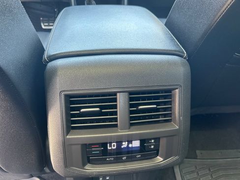 Used 2023 Volkswagen Atlas SEL R-Line AWD/4WD image 28