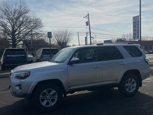 Used 2024 Toyota 4Runner SR5 image 3