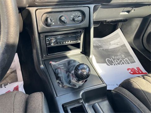 Used 1993 Ford Mustang LX image 18