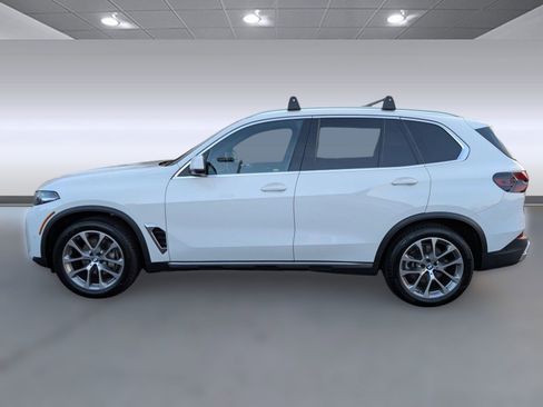 Used 2024 BMW X5 xDrive40i w/ Parking Assistance Package image 2