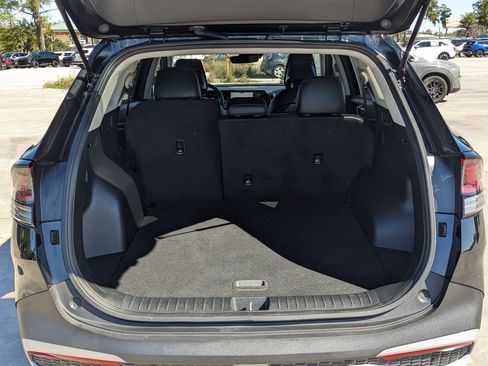 Certified 2025 Kia Sportage EX image 11