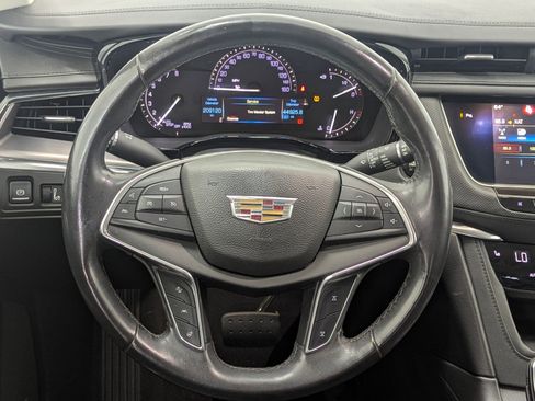 Used 2017 Cadillac XT5 Luxury w/ Driver Awareness Package image 15