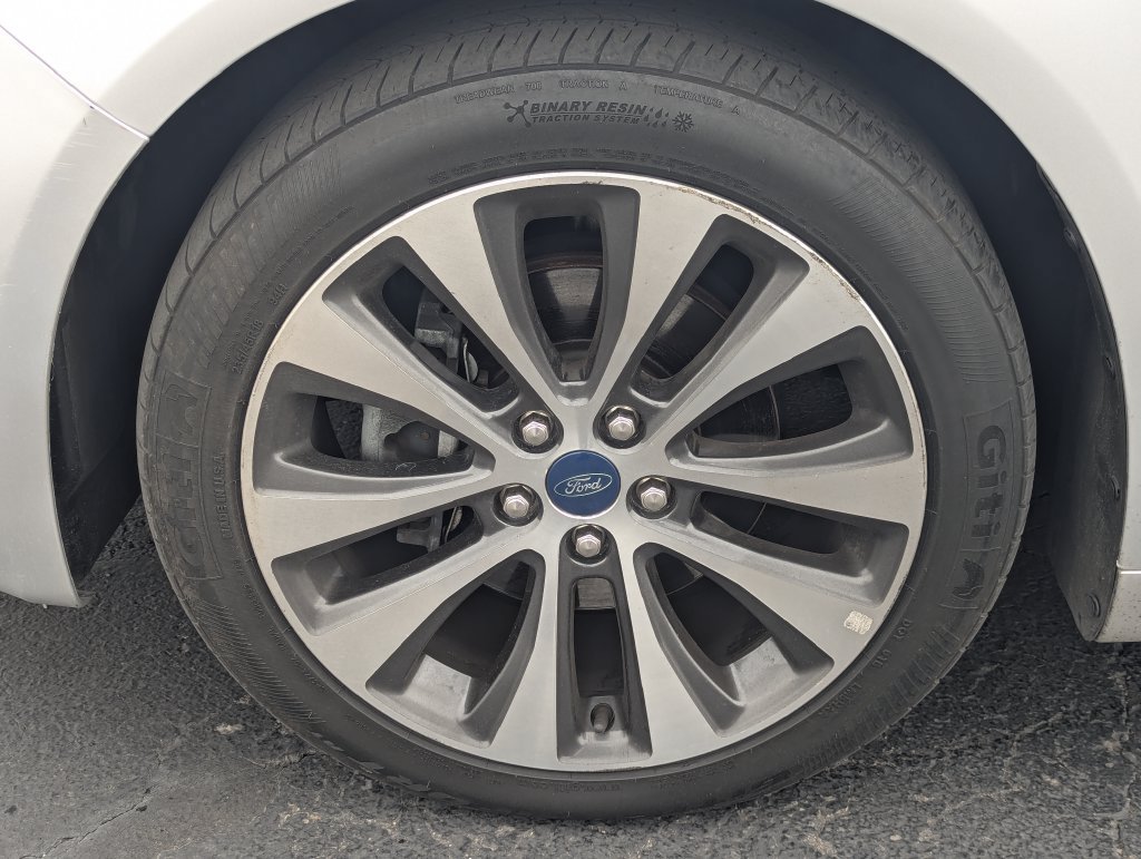Used 2019 Ford Fusion SE AWD/4WD image 13