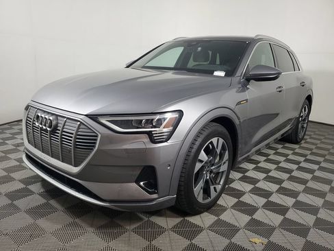Used 2023 Audi e-tron Premium Plus w/ Premium Plus Package AWD/4WD image 3