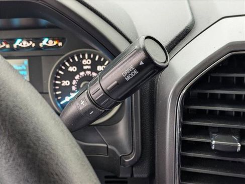 Used 2020 Ford F150 XLT image 12