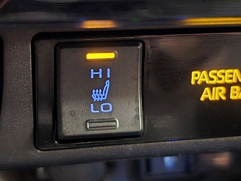 Used 2022 Toyota RAV4 XSE AWD/4WD image 6
