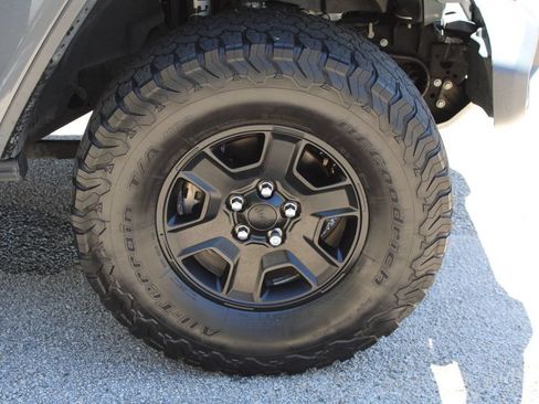 Used 2020 Jeep Gladiator Mojave AWD/4WD image 36