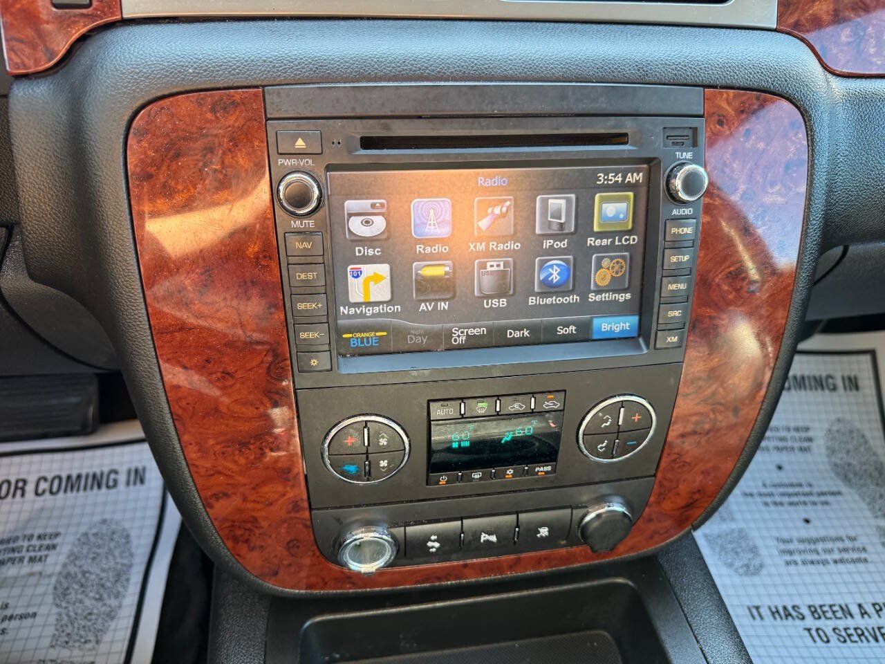 Used 2011 Chevrolet Avalanche LT w/ Regional Value Package RWD image 19
