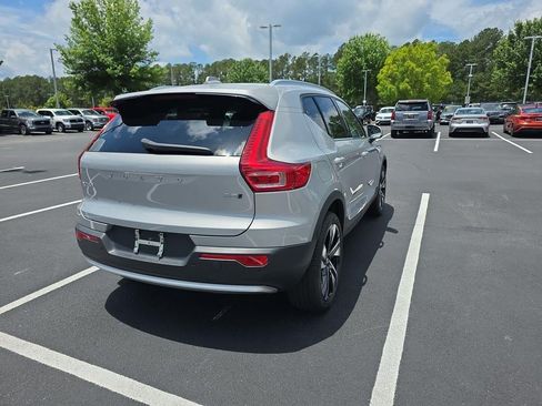 Used 2023 Volvo XC40 B5 Plus w/ Driver Assist Package AWD/4WD image 5