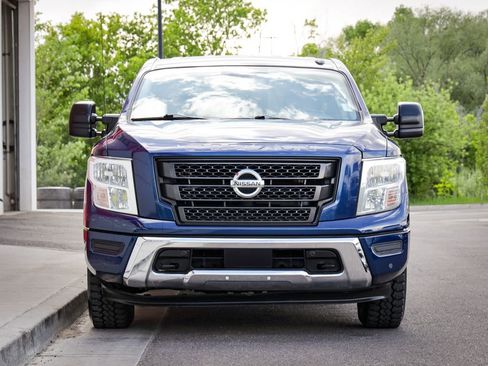 Used 2021 Nissan Titan SV w/ SV Convenience Package AWD/4WD image 9
