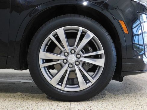 Used 2025 Cadillac XT6 Premium Luxury AWD/4WD image 18