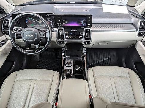 Used 2022 Kia Sorento SX AWD/4WD image 3