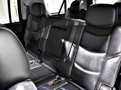 Used 2016 Cadillac Escalade ESV Luxury image 20