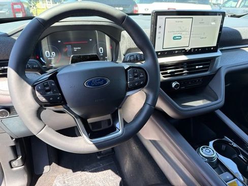 New 2026 Ford Explorer Platinum w/ LUX Leather Package AWD/4WD image 17