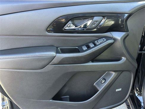 Certified 2023 Chevrolet Traverse RS image 23