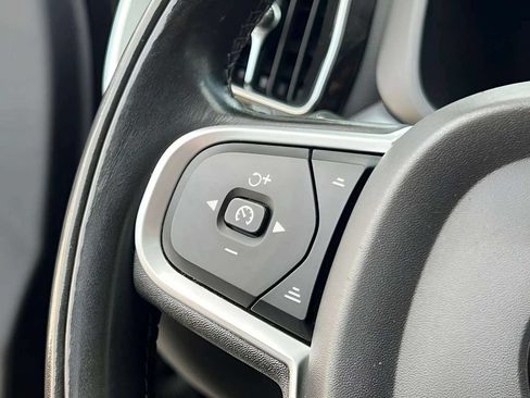 Used 2019 Volvo XC60 T6 Momentum w/ Protection Package Premier AWD/4WD image 15