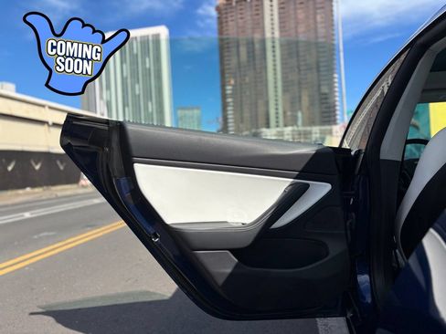 Used 2019 Tesla Model 3 Standard Range RWD image 9