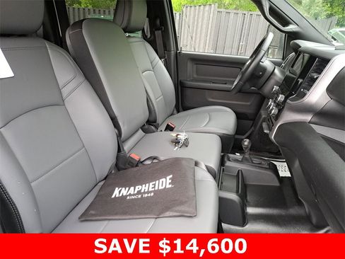 Used 2024 RAM 2500 Tradesman w/ Chrome Appearance Group image 10