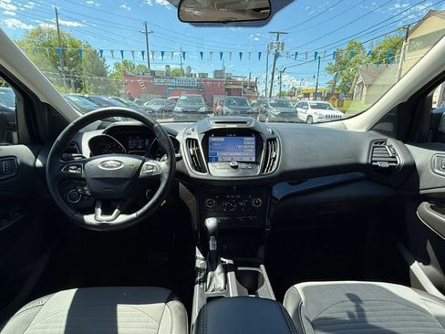 Used 2017 Ford Escape SE w/ Equipment Group 201A AWD/4WD image 43