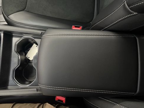 New 2025 Jeep Grand Cherokee Altitude image 12