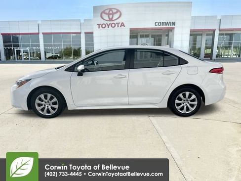 Used 2023 Toyota Corolla LE image 2