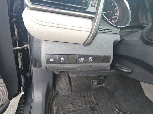 Used 2020 Toyota Camry LE FWD image 22