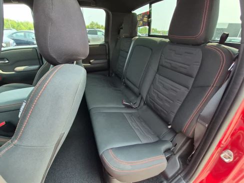 Used 2023 Nissan Frontier PRO-4X w/ Pro Convenience Package AWD/4WD image 7