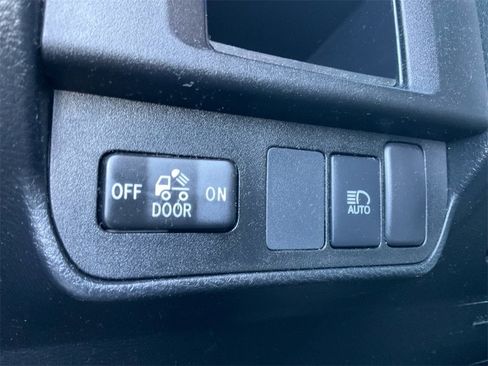 Used 2019 Toyota Tacoma SR5 image 23