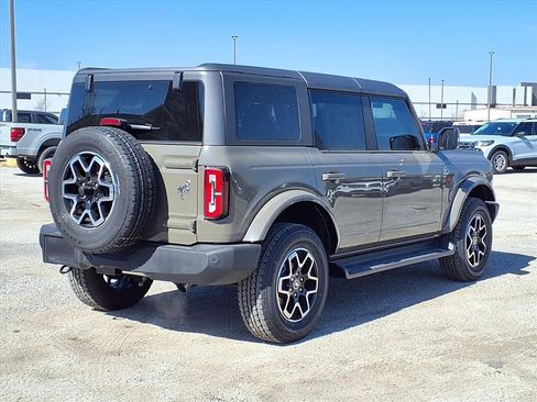 New 2025 Ford Bronco Outer Banks image 4