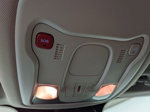 Certified 2023 Jeep Renegade Trailhawk w/ Trailhawk Elite Group image 32