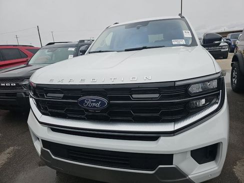 Certified 2025 Ford Expedition Platinum AWD/4WD image 13