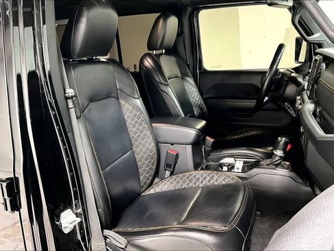 Used 2020 Jeep Wrangler Unlimited Sahara image 10