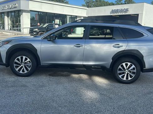 New 2025 Subaru Outback Premium image 4